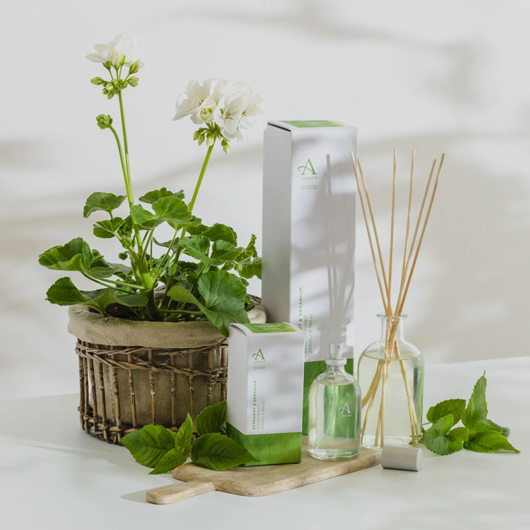 Bergamot & Geranium Reed Diffuser - Image 5