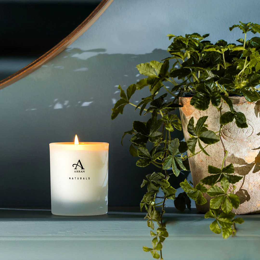 Calm Lavender & Chamomile 20cl Candle - Image 3